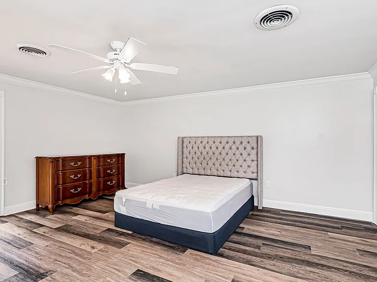 8245 Rainbow Dr — Photo 13