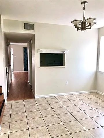 2 bed, 1.5 bath, 900 sqft, $1,350 — Photo 4
