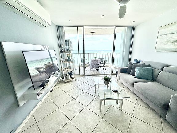 3rd image of 9 Calle Gardenia Reina Del Mar Isla Verde