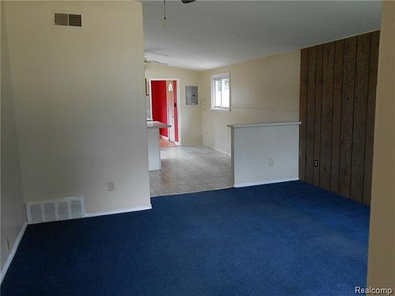 2nd image of 1612 E Harry Ave