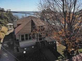 457 Bluff St, Alton, IL 62002