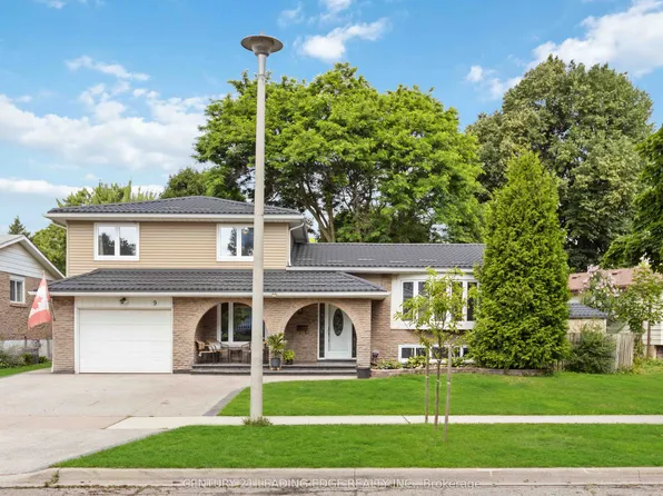 9 Trotters Ln, Brampton, ON L6Y 1B5