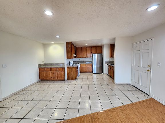 5th image of 122 Olive St APT 6