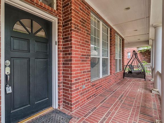 3rd image of 1717 Ivy Ln