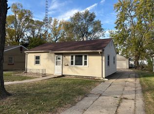 717 N Webster Cir E, Kankakee, IL 60901