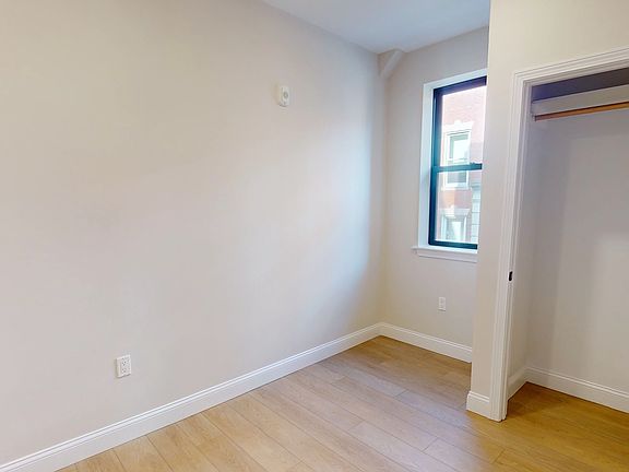 4th image of 178 Salem St