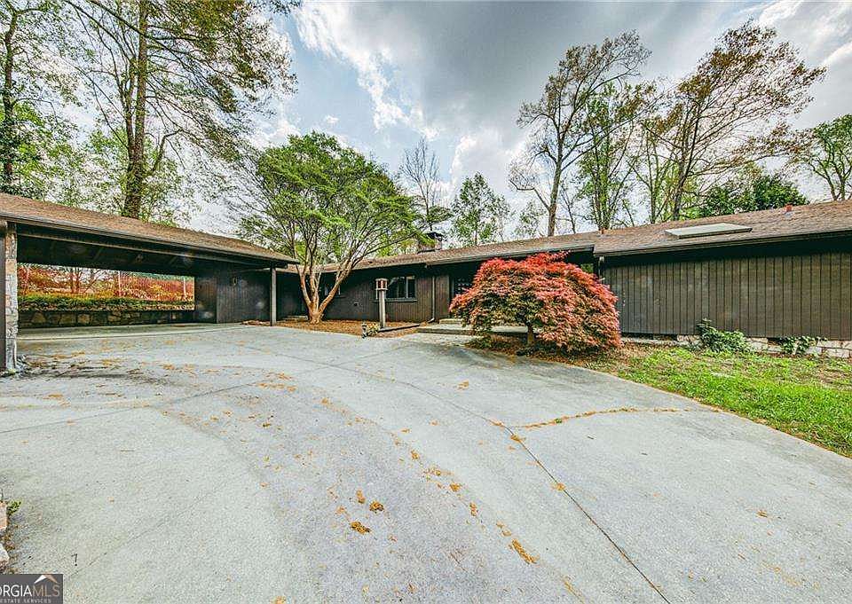 1st image of 378 Hillside Dr NW