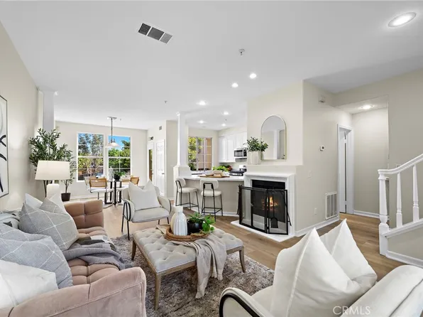 551 W Summerfield Cir, Anaheim, CA 92802