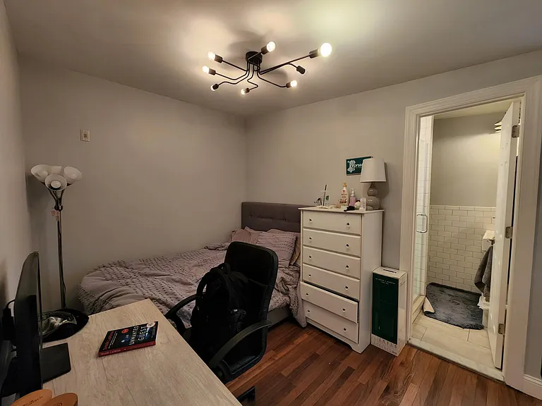 131 N 20th St #4 — Photo 6