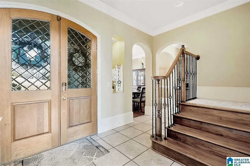 5 bed, 4.5 bath, 5784 sqft, $4,995 — Photo 4