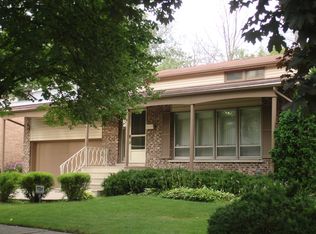 663 Barberry Rd, Highland Park, IL 60035