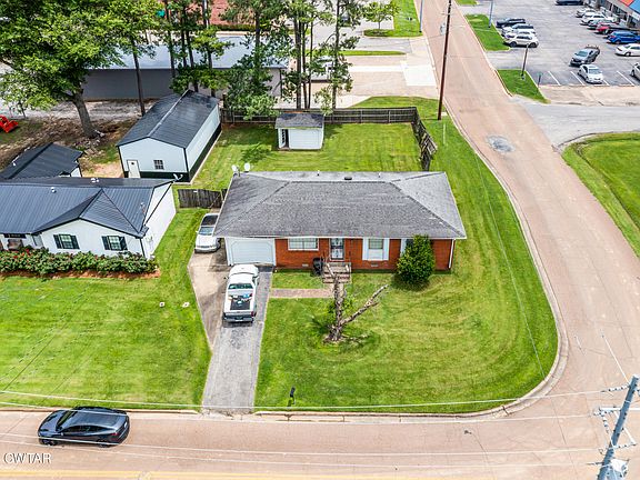 3rd image of 2101 Volunteer Blvd