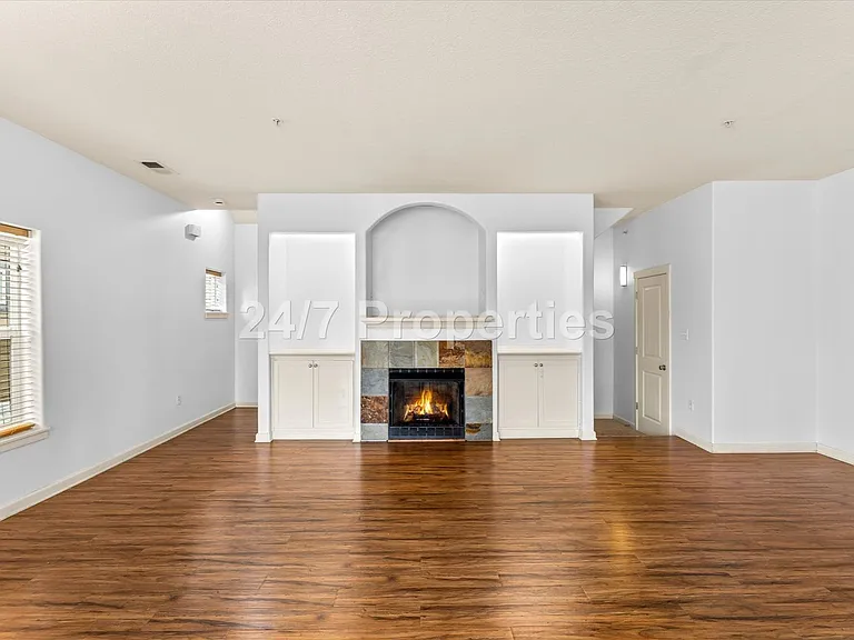1050 SW 170th Ave #201 — Photo 9