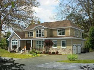 72 Planting Field Rd, Roslyn Heights, NY 11577