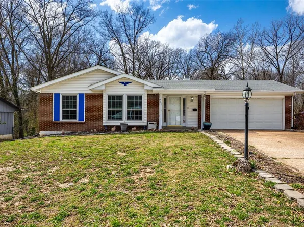 713 Foster Dr, Belleville, IL 62226