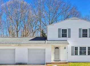 110 Hillary Dr, Rochester, NY 14624