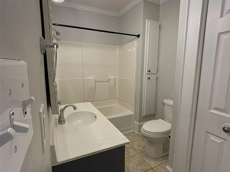 629 N Cedar St — Photo 13