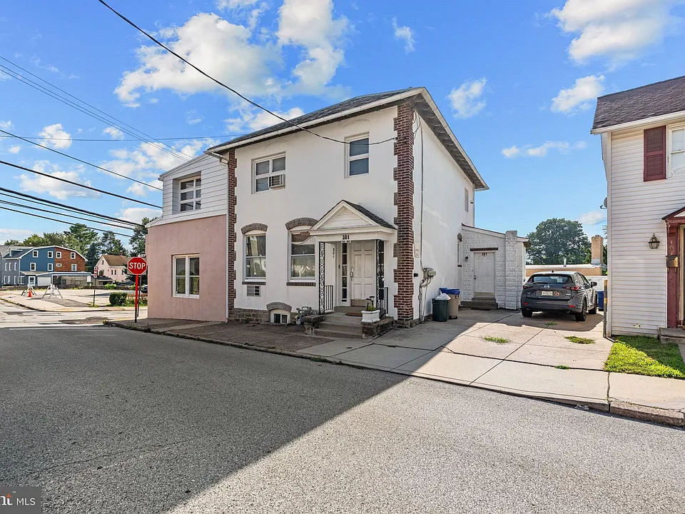 301 Cedar St