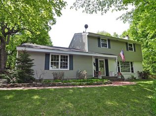 27915 Woodside Rd, Shorewood, MN 55331