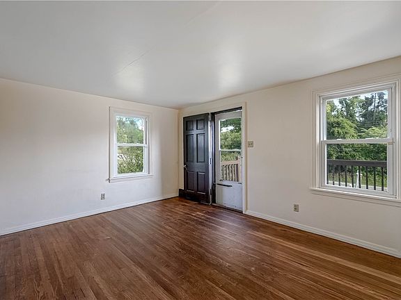 5th image of 216 Bettis Rd