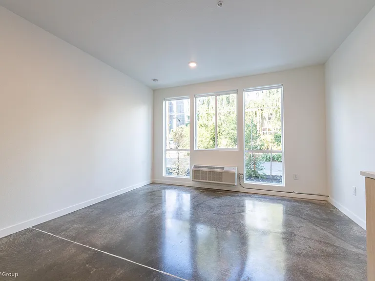 8770 N Willamette Blvd — Photo 18