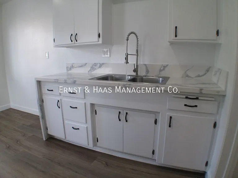 230 E Hullett St #1 — Photo 15