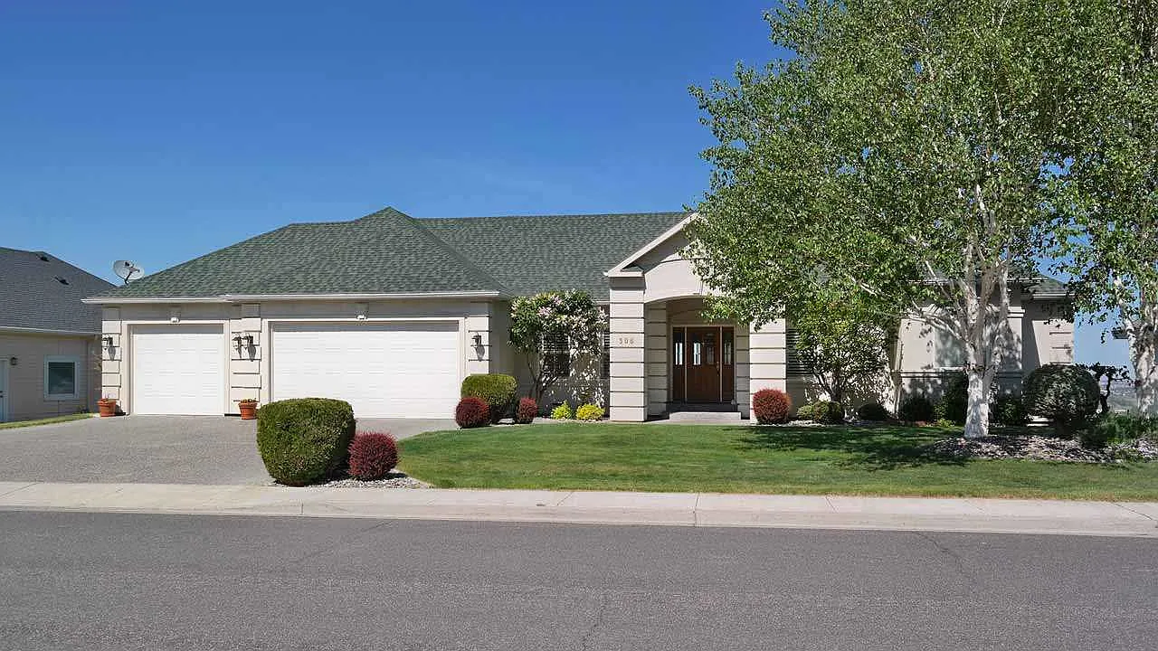 306 Rockwood Dr photo 1