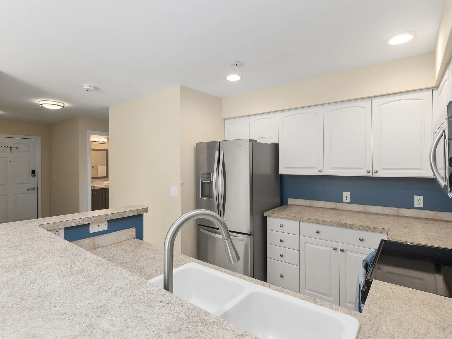 2 bed, 801 sqft, $2,550 — Photo 3