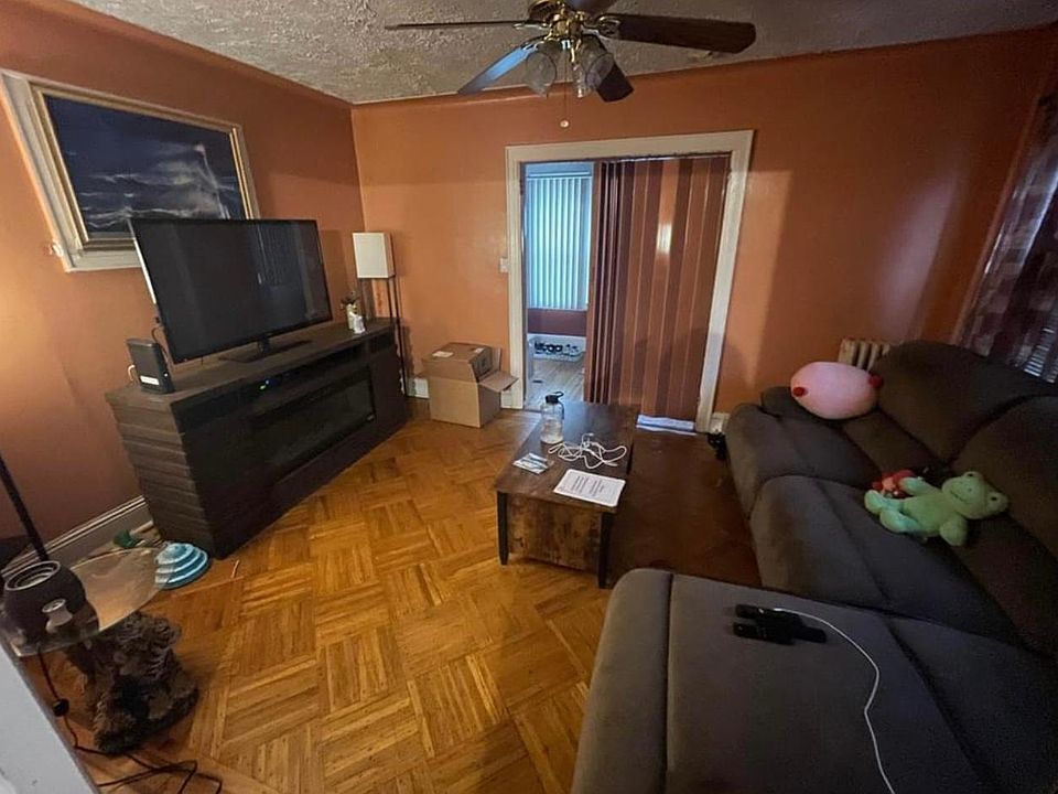1st image of 9258 246th St #1