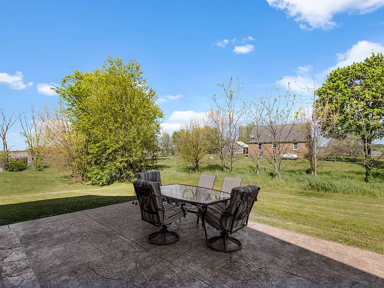 3093 Huntington Dr — Photo 13