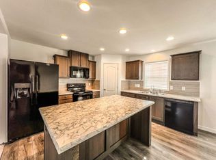 1042 E Park St #1042, Gardner, KS 66030