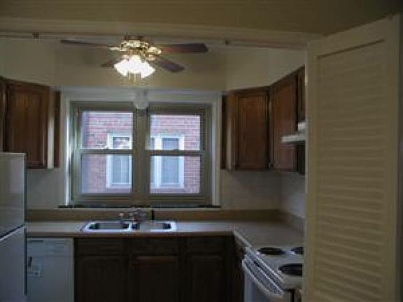 4th image of 5210-5212 Jamieson Ave