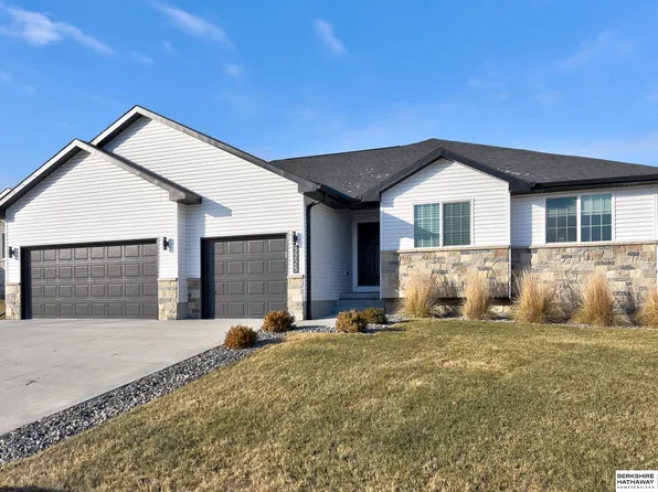 3225 N 93rd St, Lincoln, NE 68507
