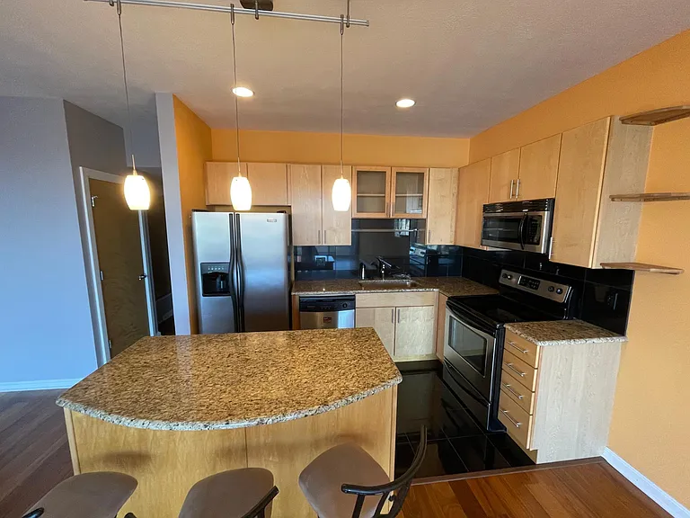 1237 Washington Ave #906 — Photo 8