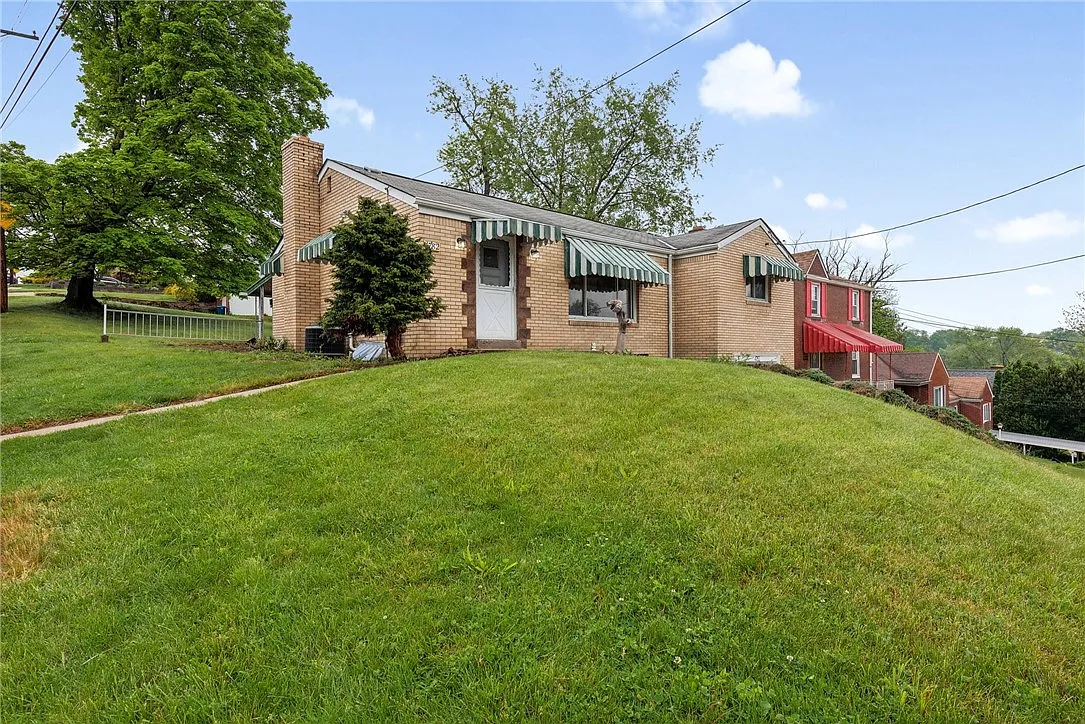 4782 Theodore St photo 1