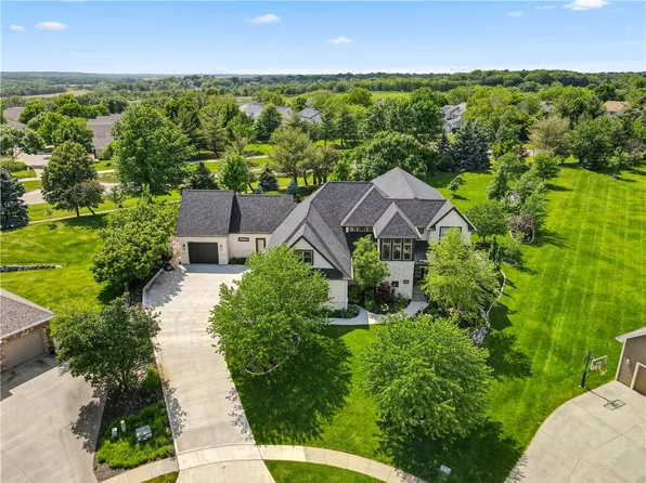 4951 Cherrywood Pl, West Des Moines, IA 50265