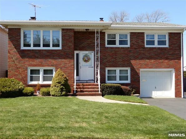 33 Mount Cedar Ave, Wallington, NJ 07057