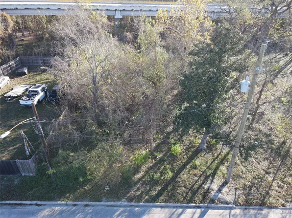 5016 Neches St, Houston, TX 77026