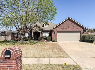 5312 Richmond Dr, Bartlesville, OK 74006