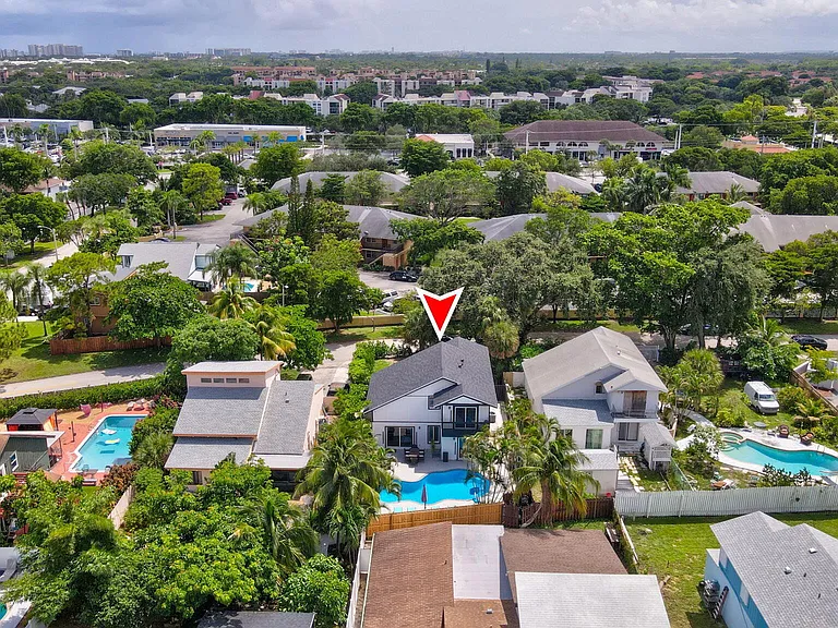 2541 Southridge Rd — Photo 60