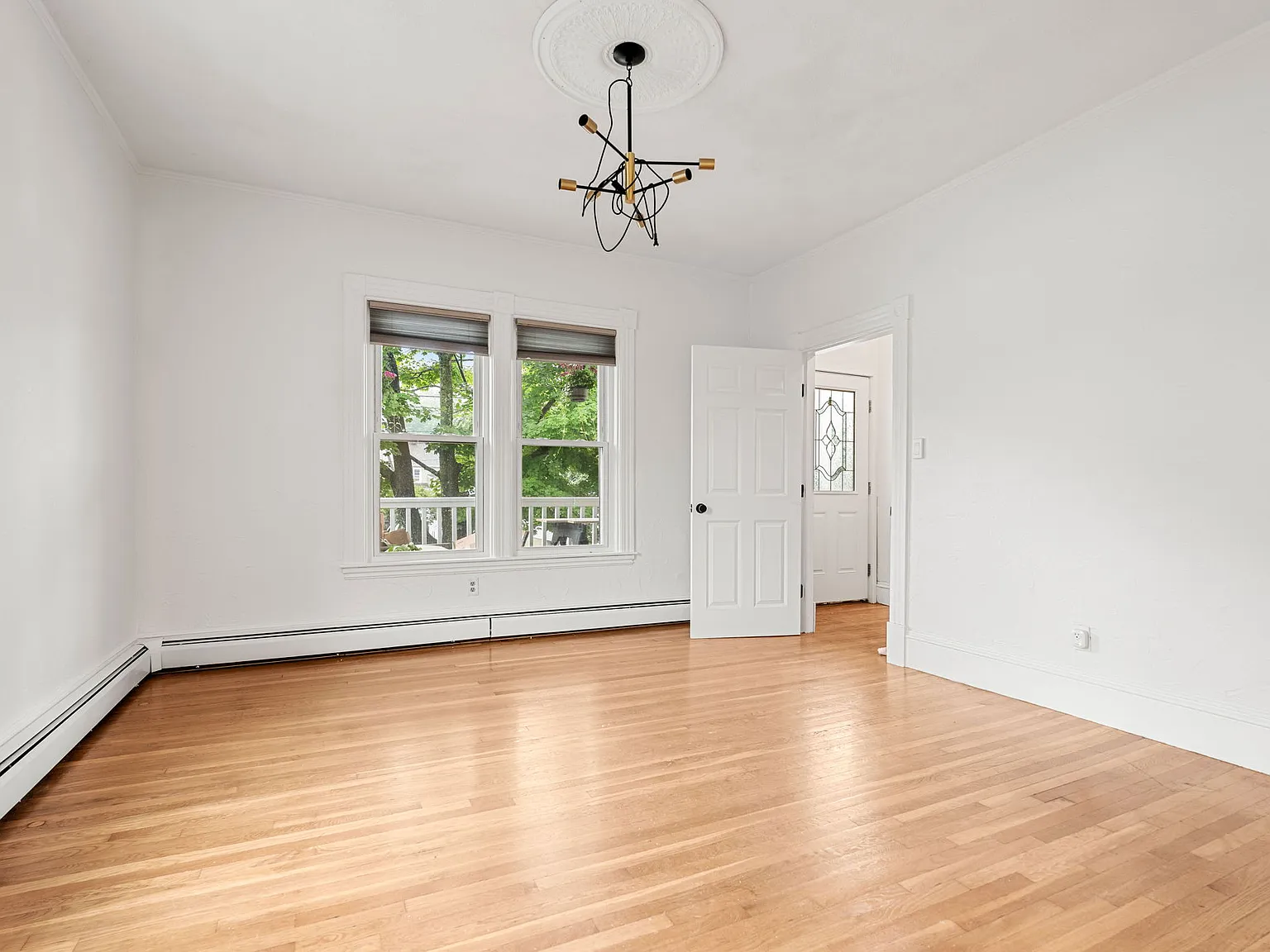 1 bed, 700 sqft, $2,400 — Photo 3