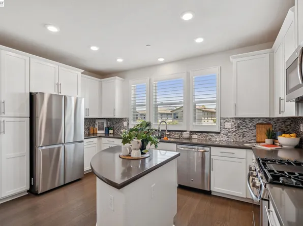1815 Balsa St, Alameda, CA 94501