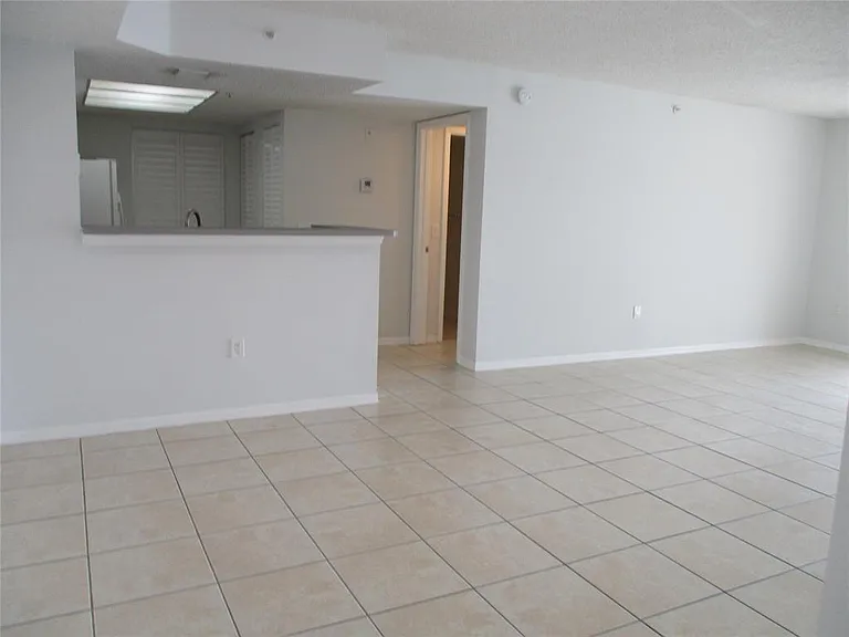5045 Wiles Rd #206 — Photo 1