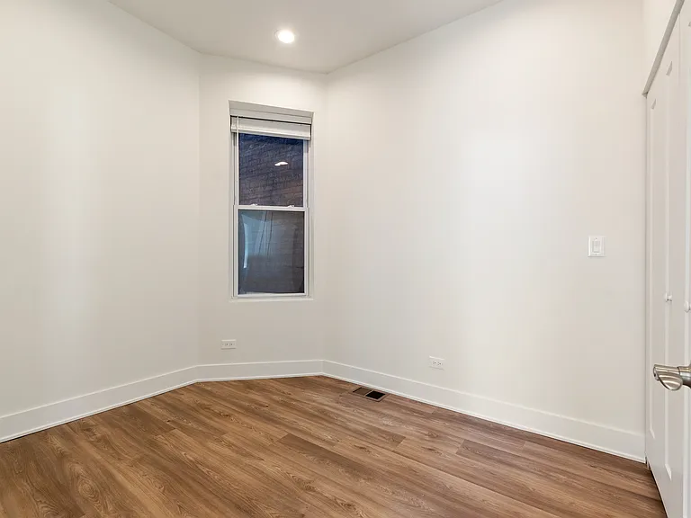 2833 N Whipple St #1R — Photo 11