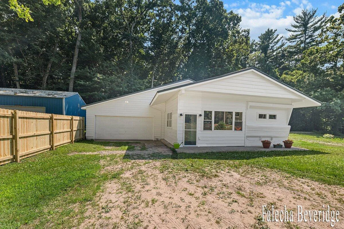 1202 Lincoln Rd photo 1