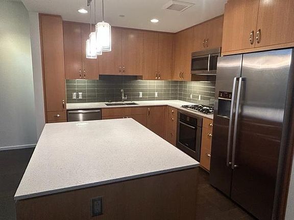 5th image of 35 E 100 S APT 1105