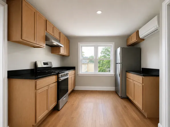 12 Dow St #1/2, Nashua, NH 03064