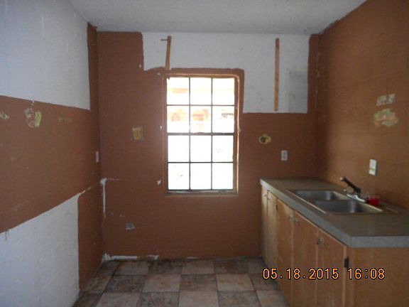 4th image of 2873 Alameda Dr