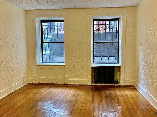 2nd image of 139 W 80th St #A