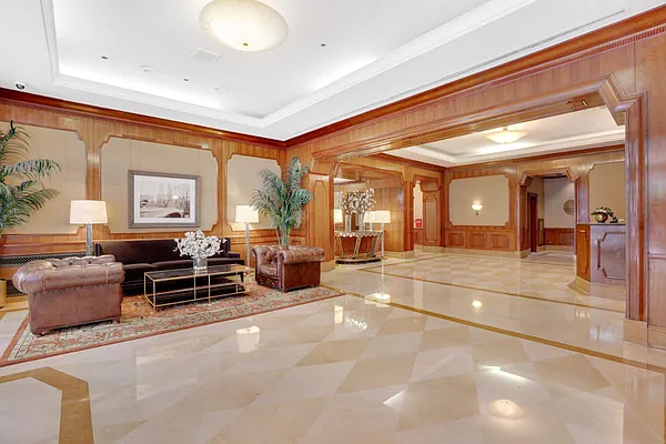 Rented by Level Group | media 7